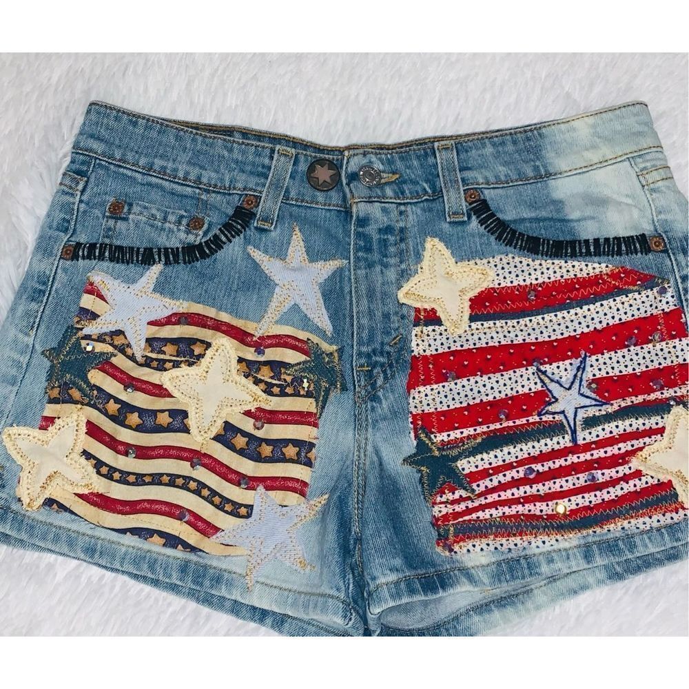 Vintage‎ Y2K Custom Levi’s Patriotic Patchwork Shorts Size 9 - Picture 11 of 17